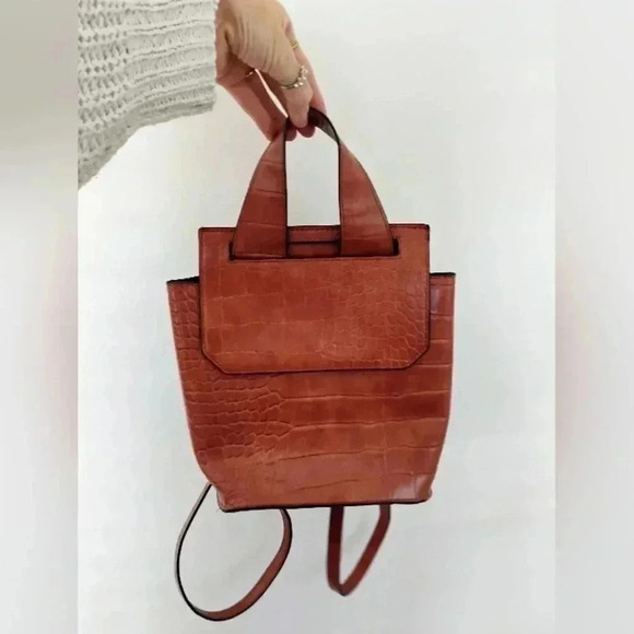 ASOS Adjustable Mini Backpack Bag FxLeather Embossed Tan EUC Neutral - Picture 2 of 7